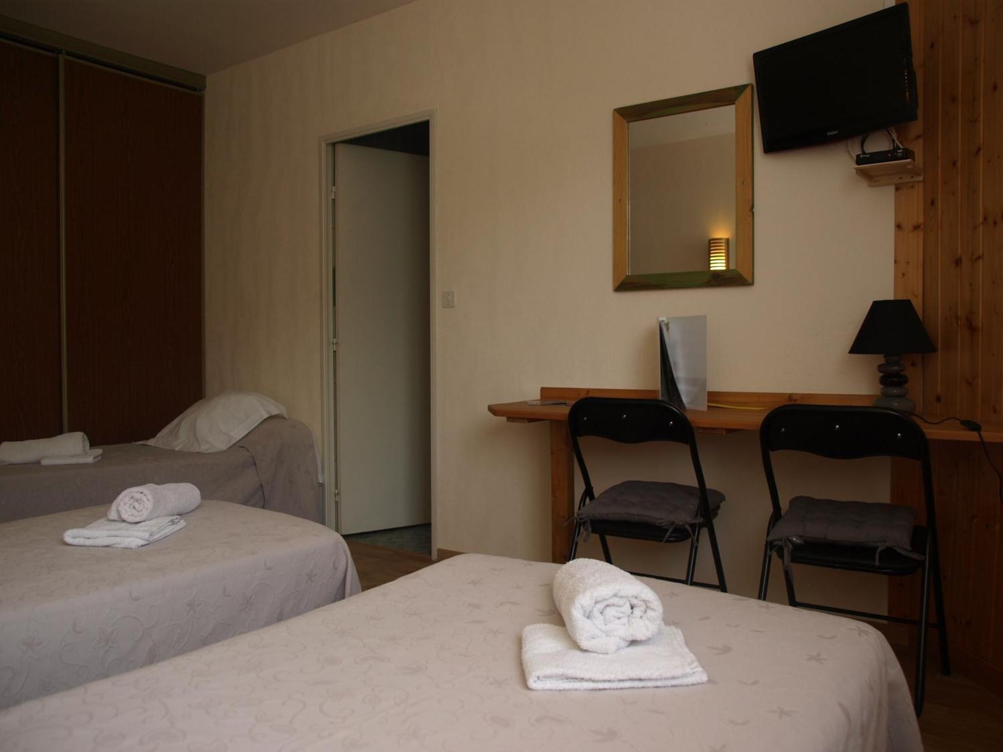 Hotel Complexe Les 4 Saisons Oust Habitación foto